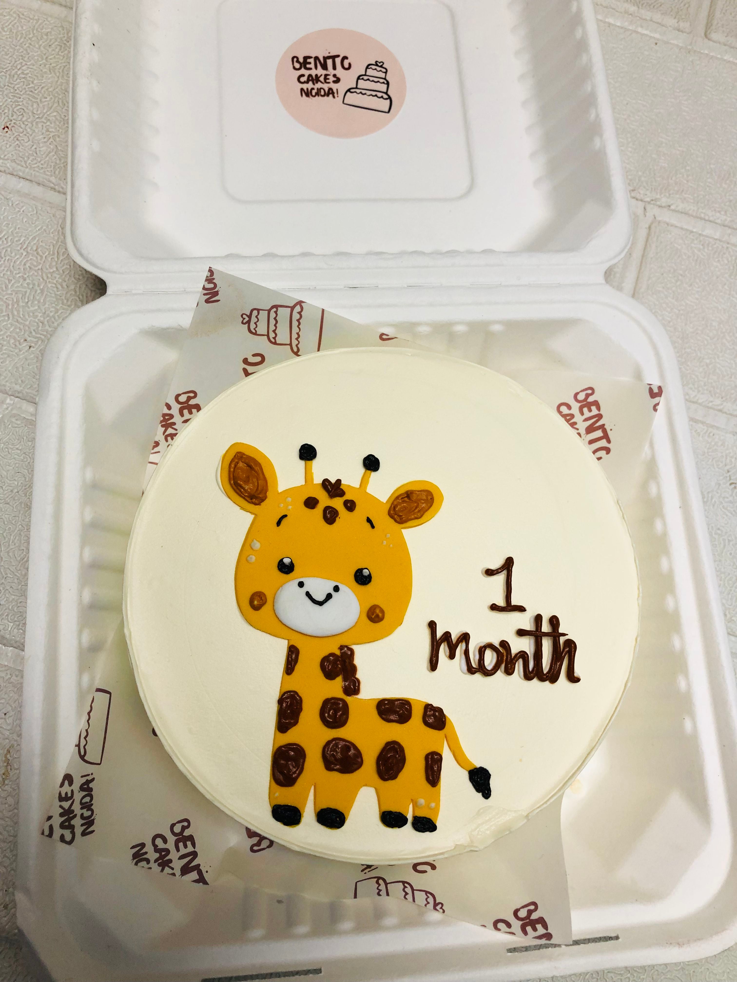 Baby’s 1 Month Giraffe Bento Cake