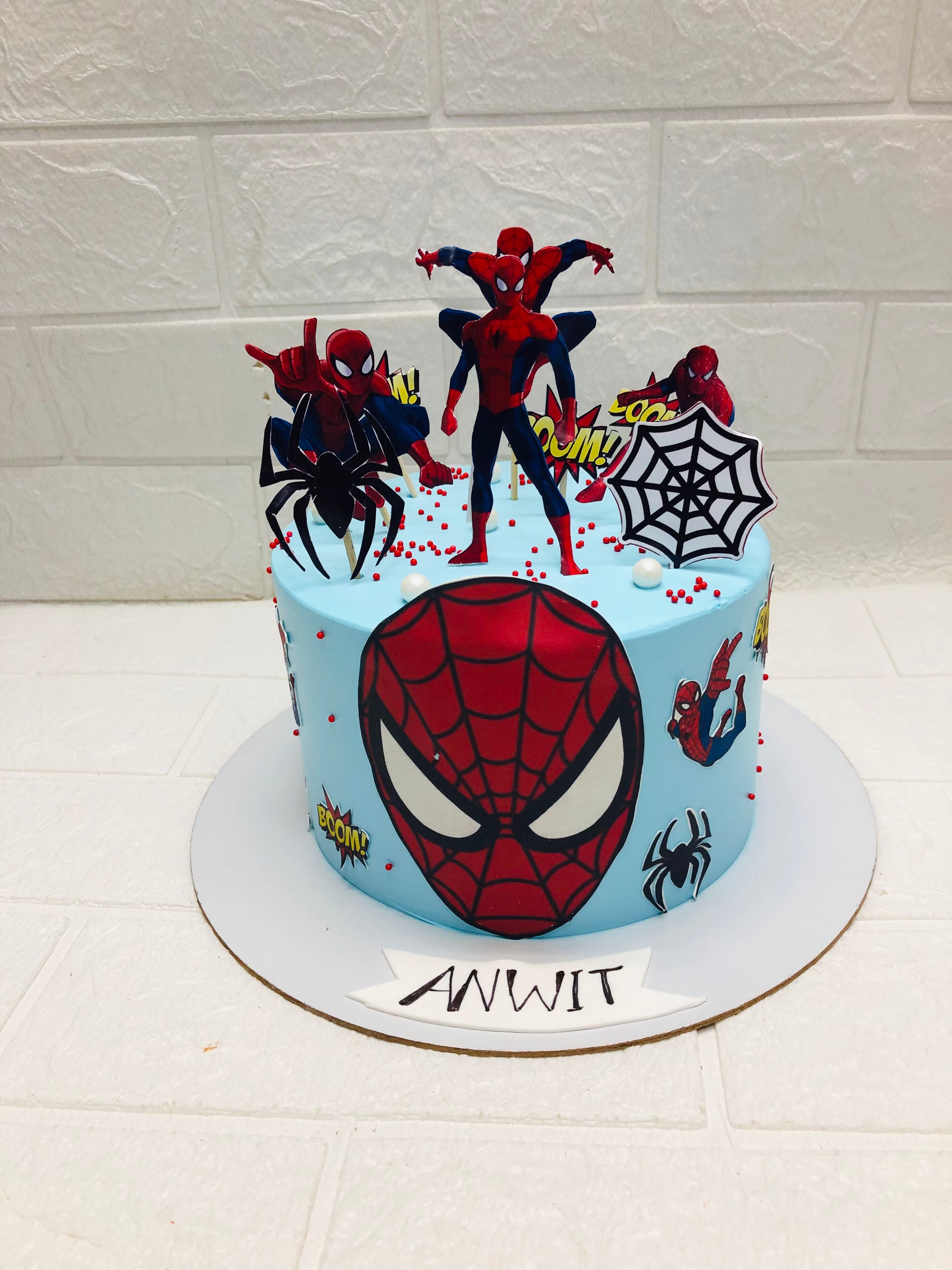 Comic Figurines Birthday Cake