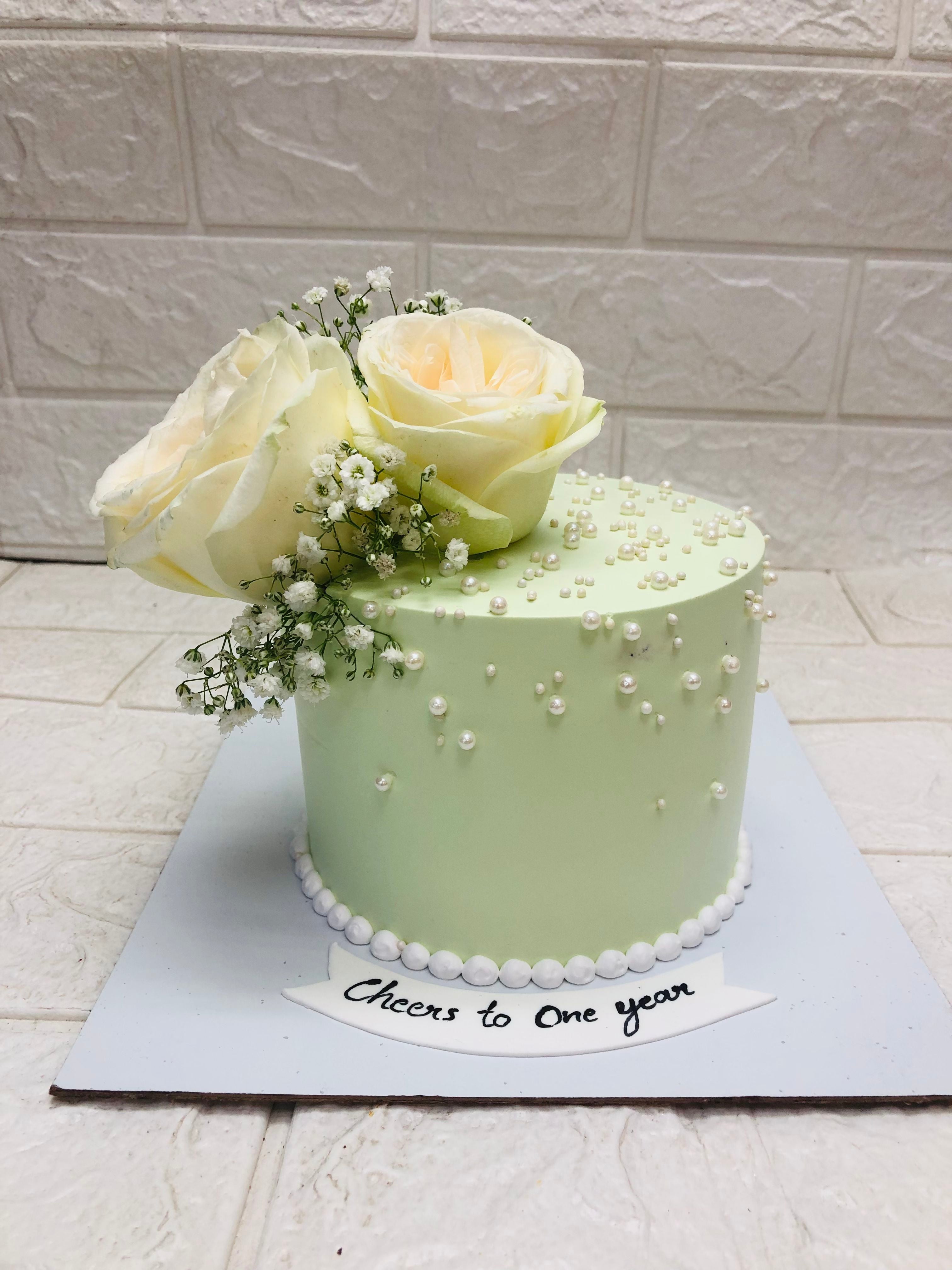 Light Green with White Roses, cake