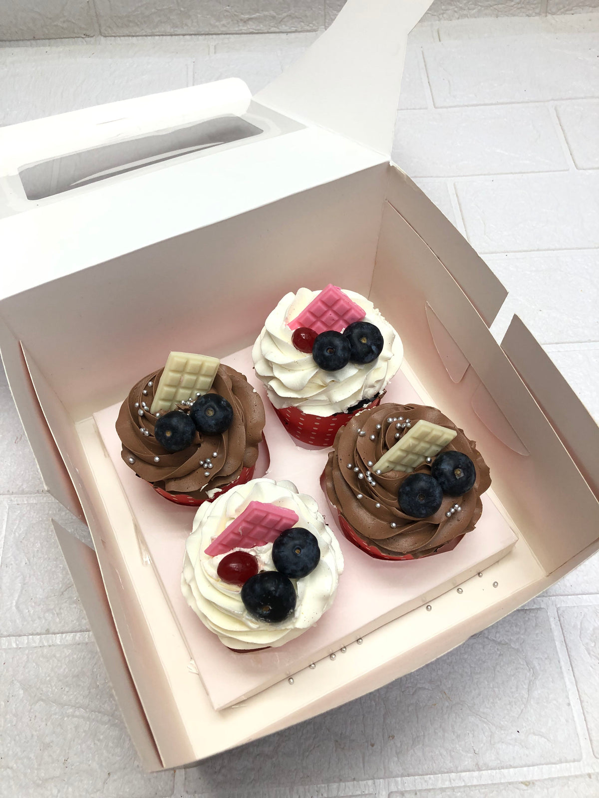 Chocolate & Vanilla Frosting cup cakes