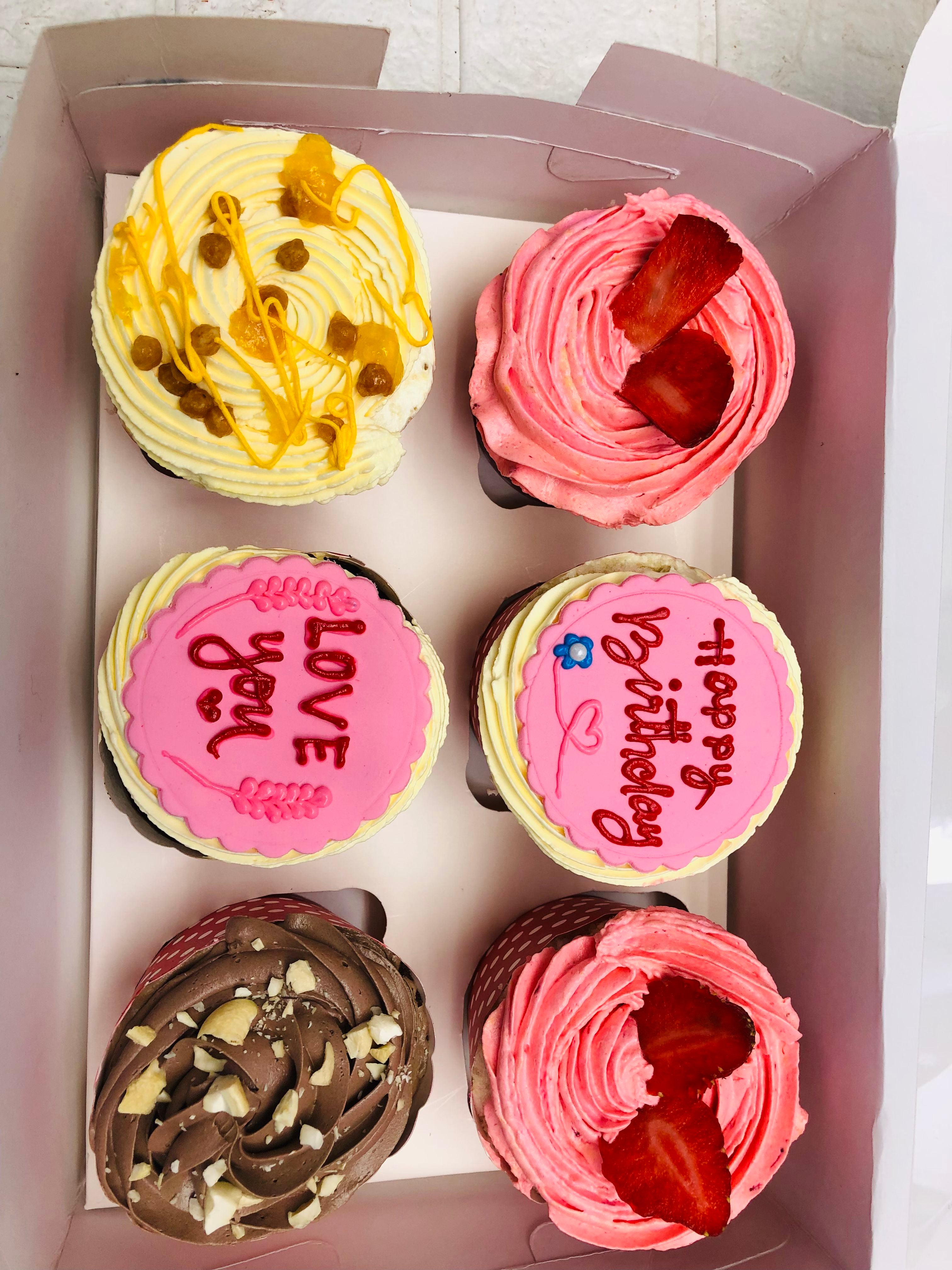 6 Decorated Cupcakes