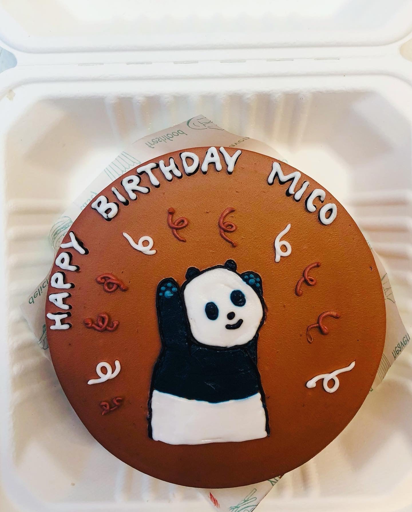 A delightful birthday cake showcasing a meaningful quote, perfect for commemorating a memorable celebration.