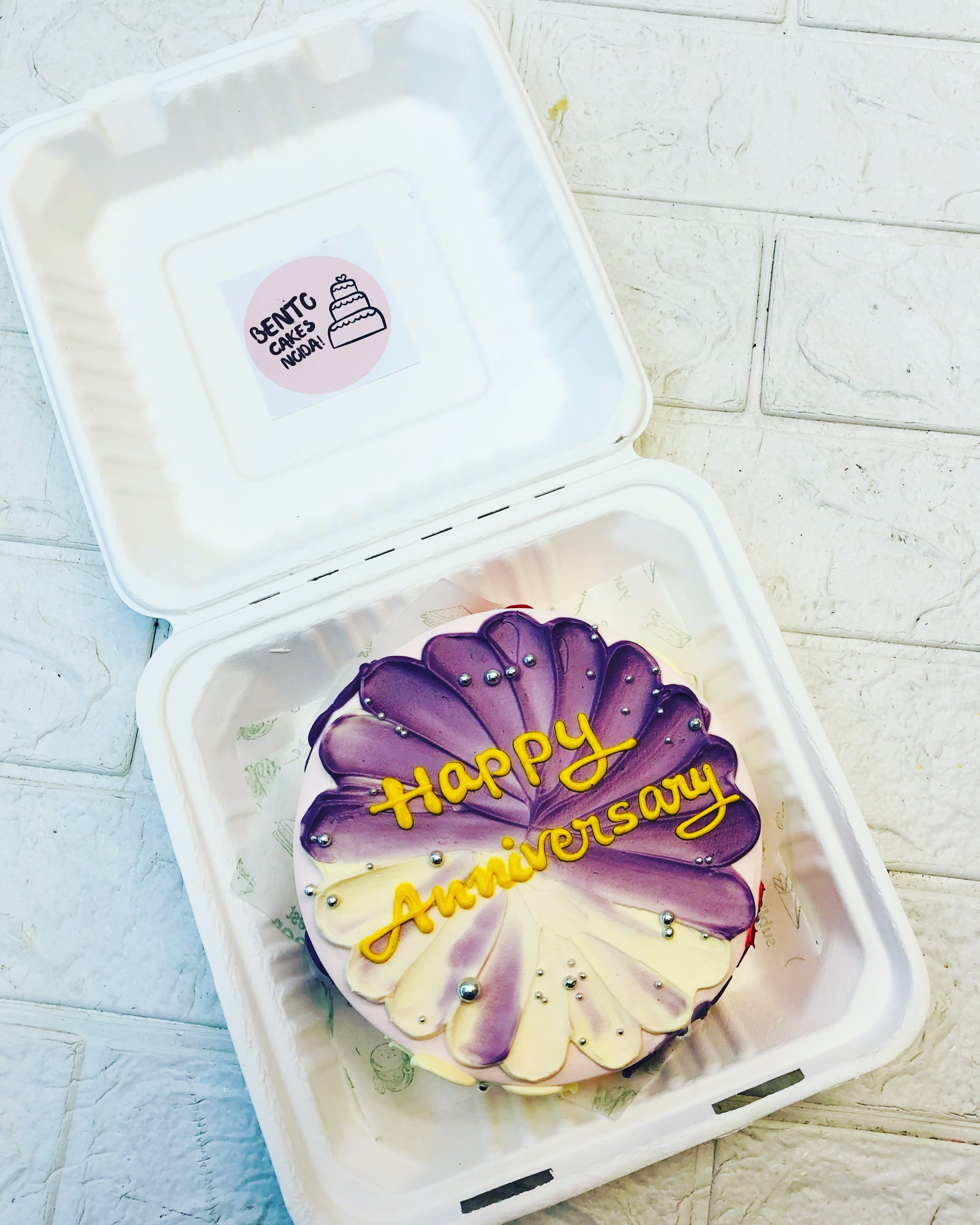 Purple White flower design cake is very beautiful and specially for birthday and anniversary occasions.