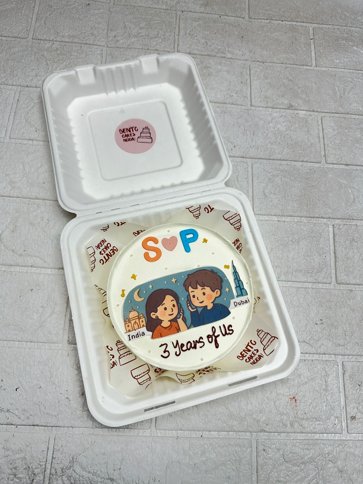 Love Without Distance theme bento cake