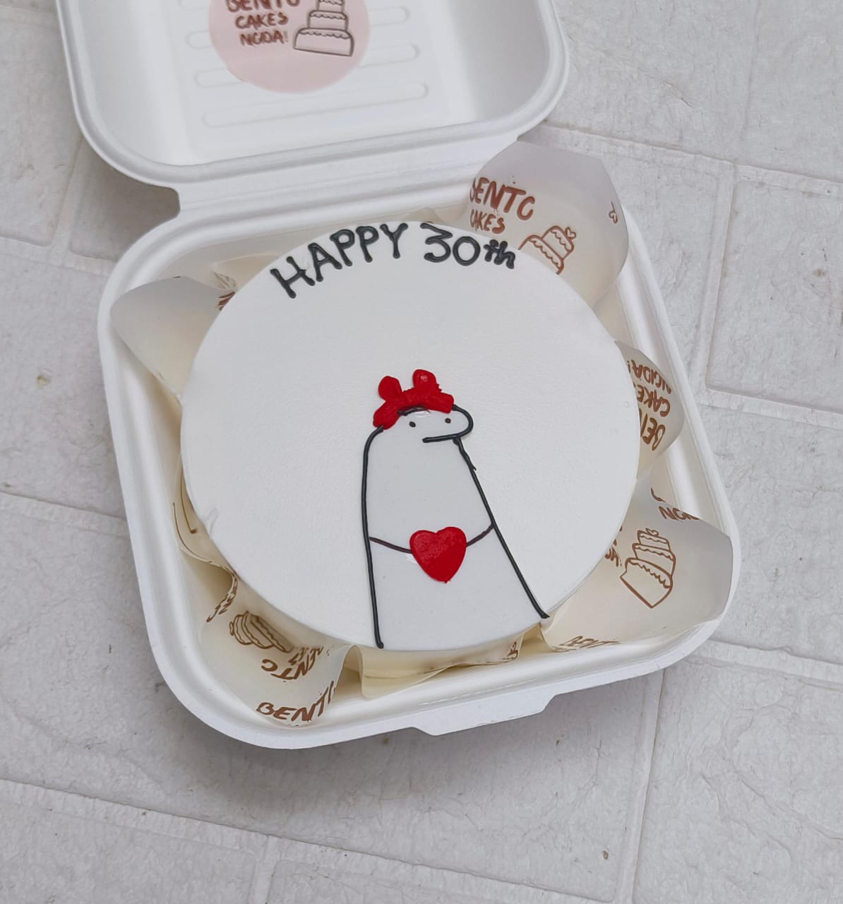 mimi theme Heart in Hand bento cake