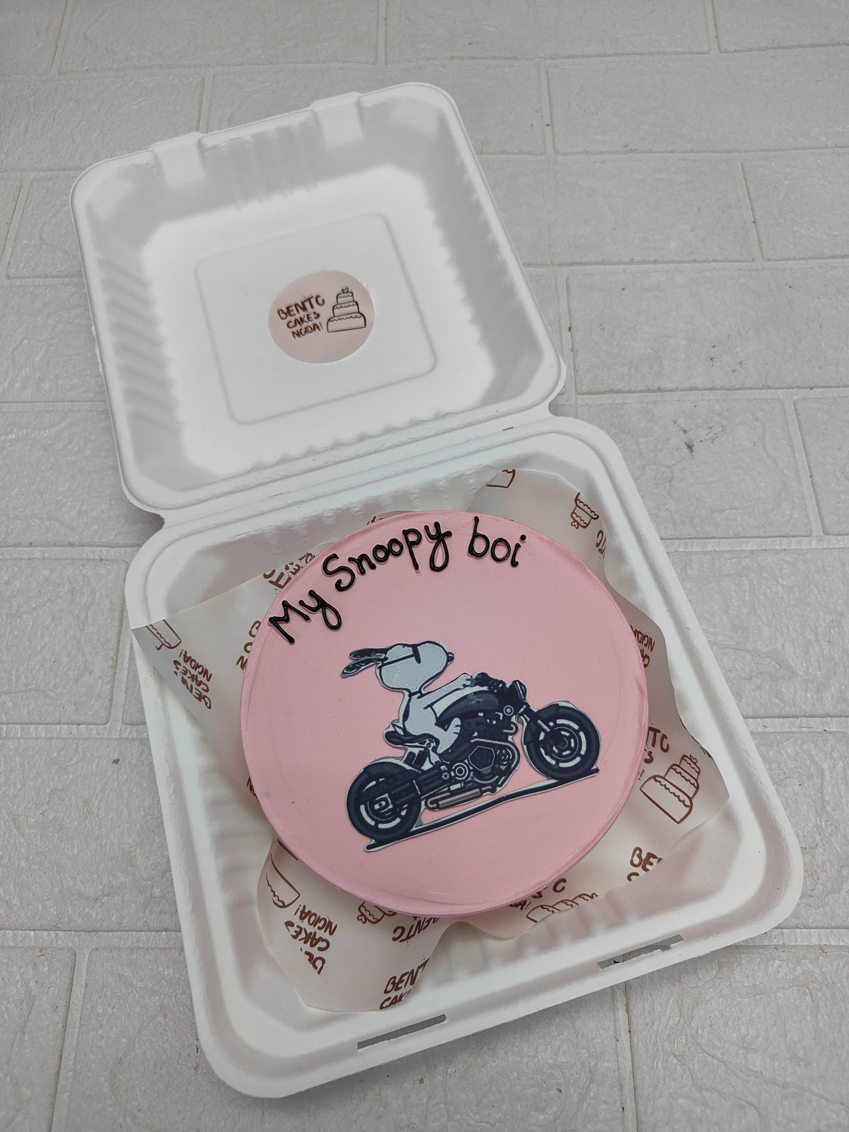 Snoopy Rider theme pink Bento cake