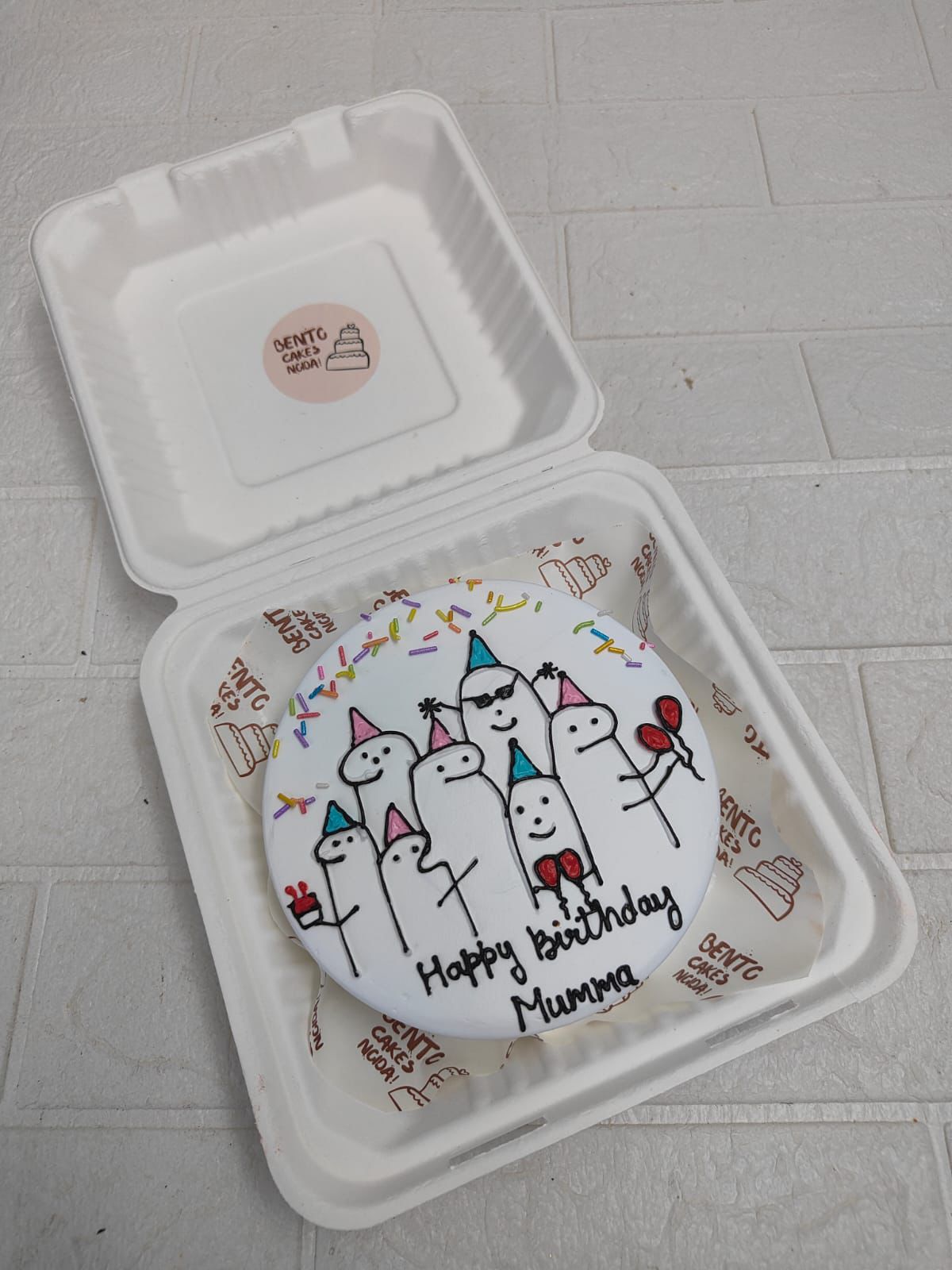 mimi gang white bento cake