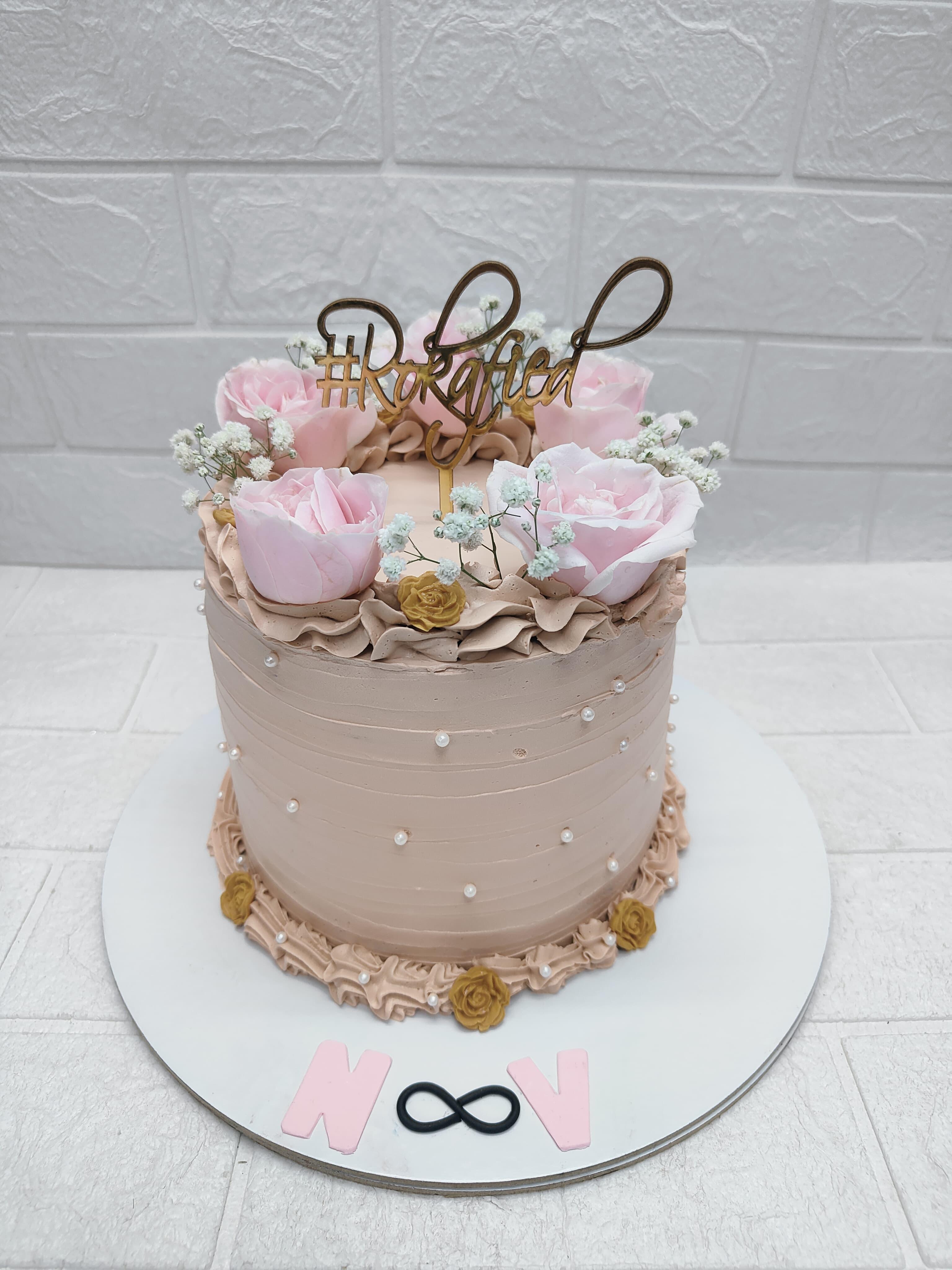 Romantic Floral & Pearl Cake