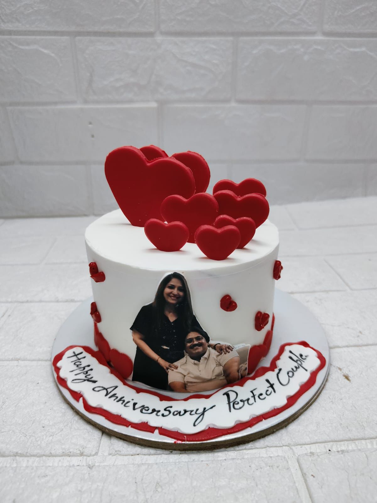 Perfect Couple – Heartfelt Anniversary Cake