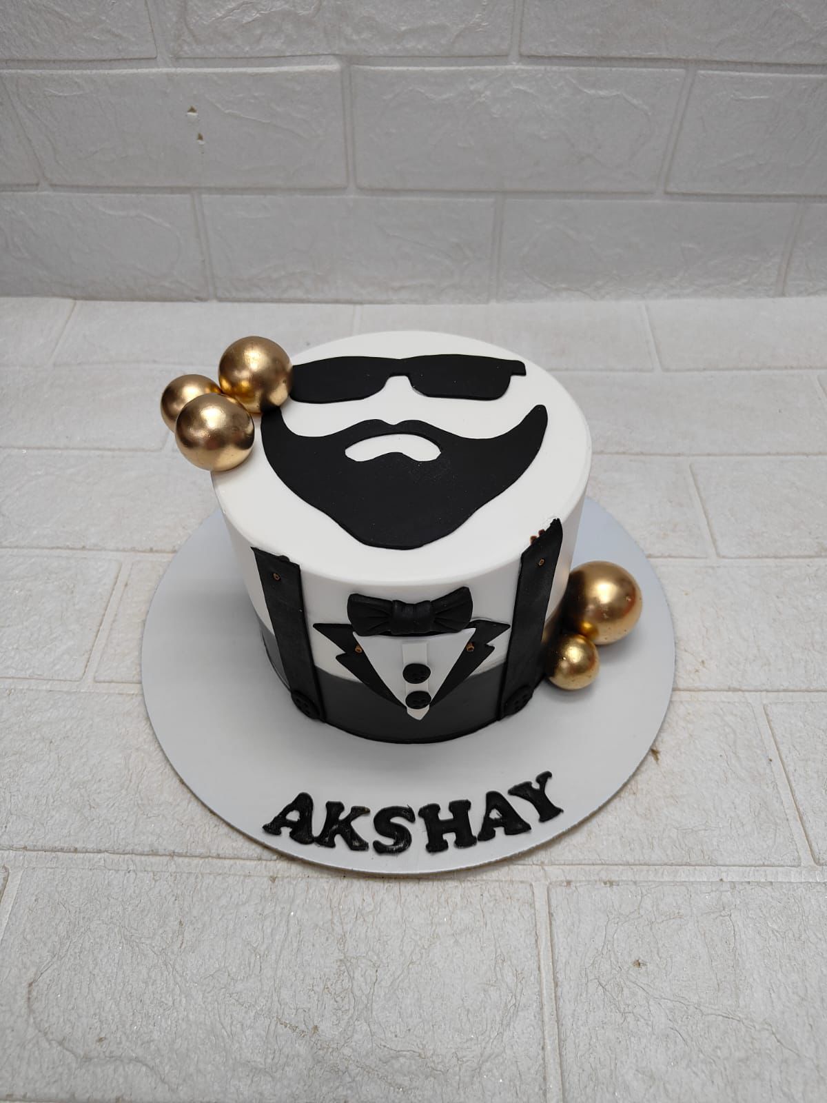 Gentleman Drip theme cake