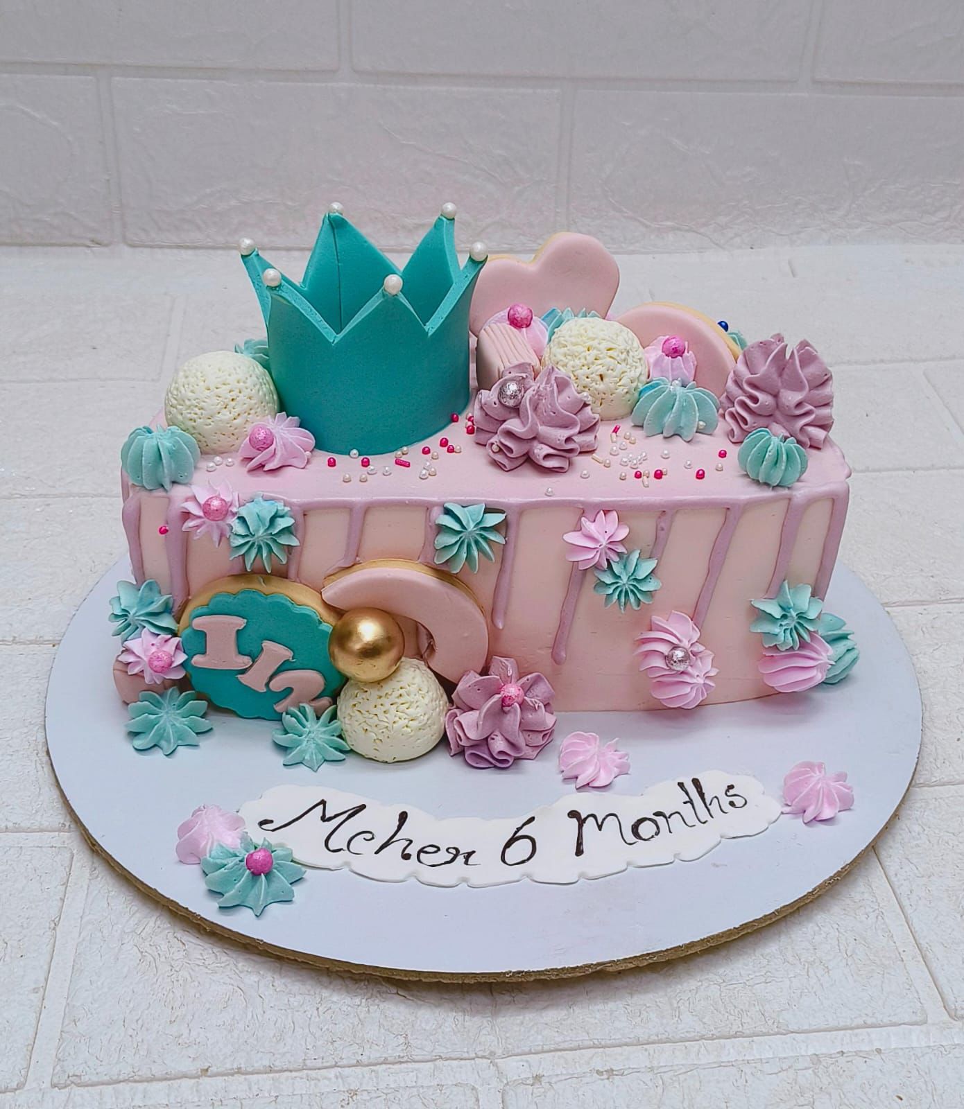 Pink & Teal Crown Design cake