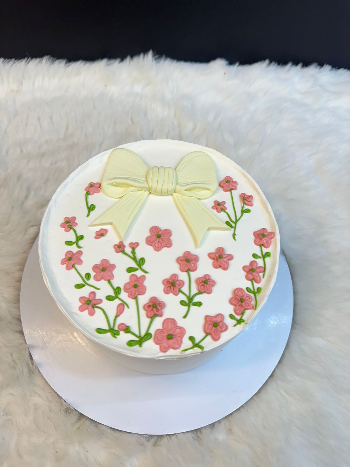 White Floral Bow Cake