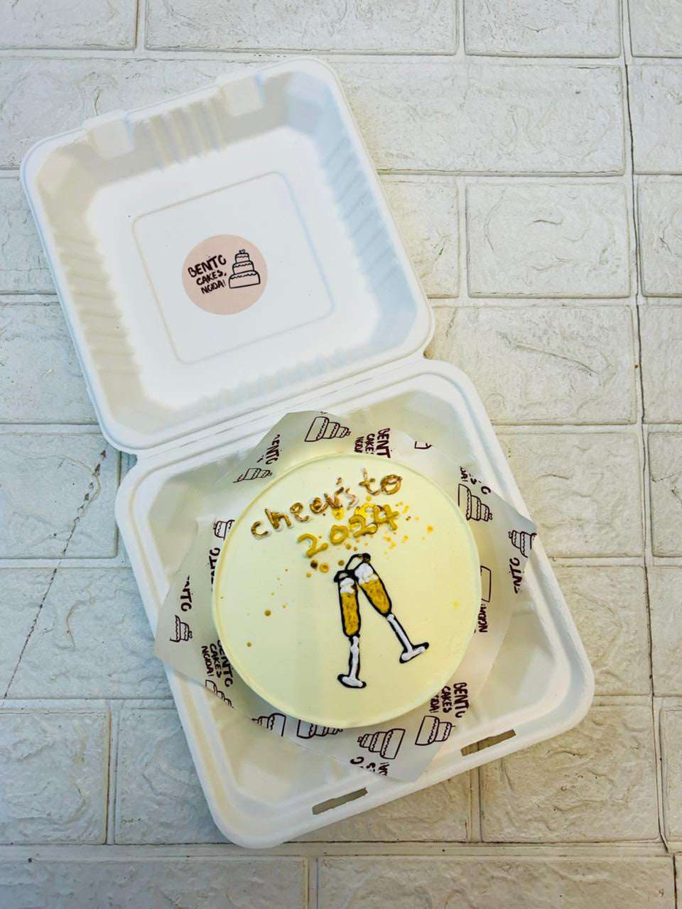 Cheers to New year cake