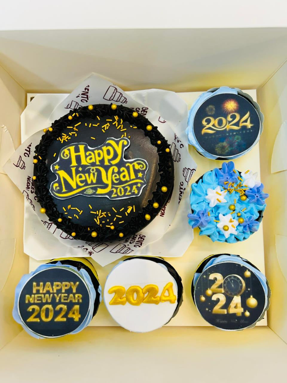 Celebration Happy New Year Cake & Cupcake Combo