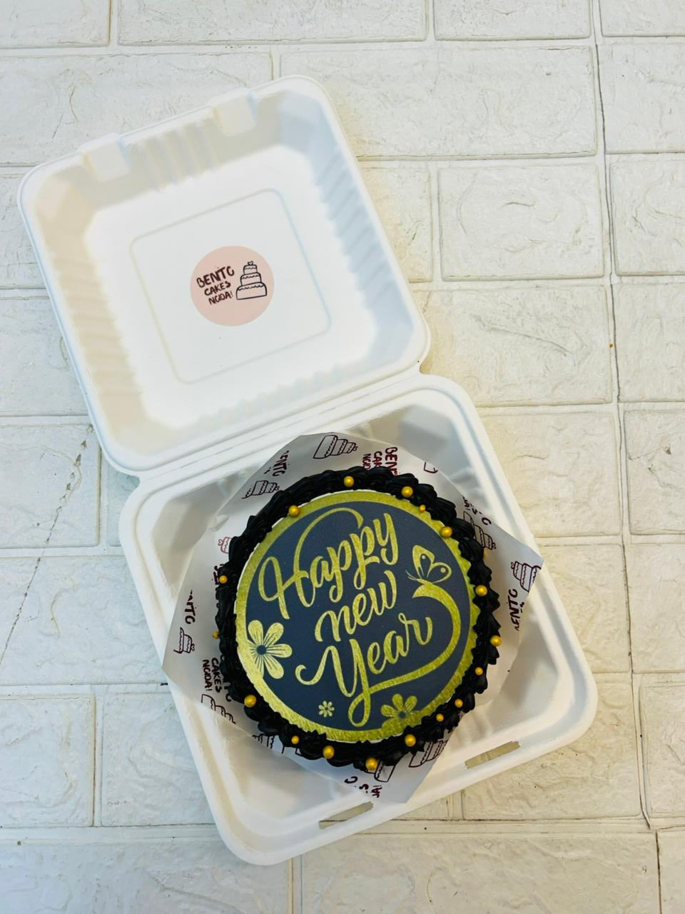 black and gold colour Happy New Year Bento Cake