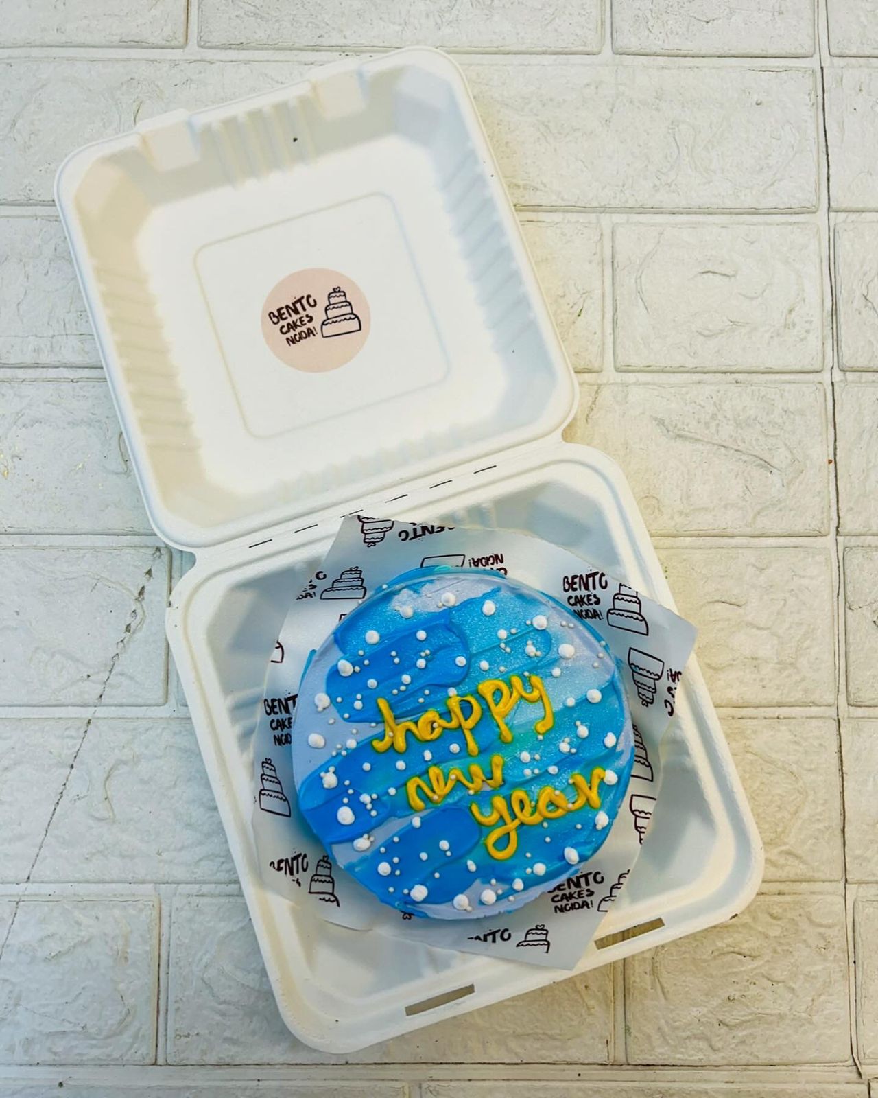 Snow Dot Happy New Year Bento Cake