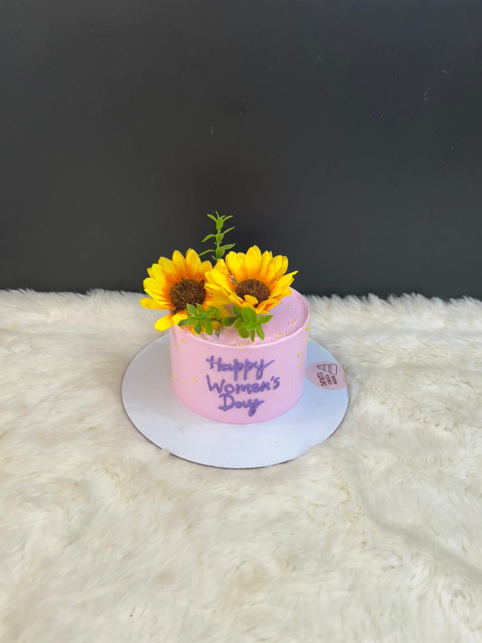 Sunflower Women’s Day Cake