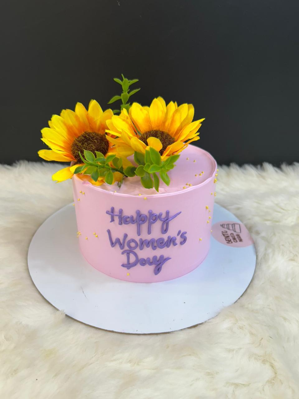 Sunflower Women’s Day Cake